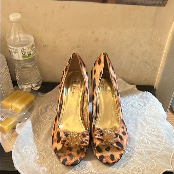 Kate Spade Leopard Print Heels - Picture 1 of 6
